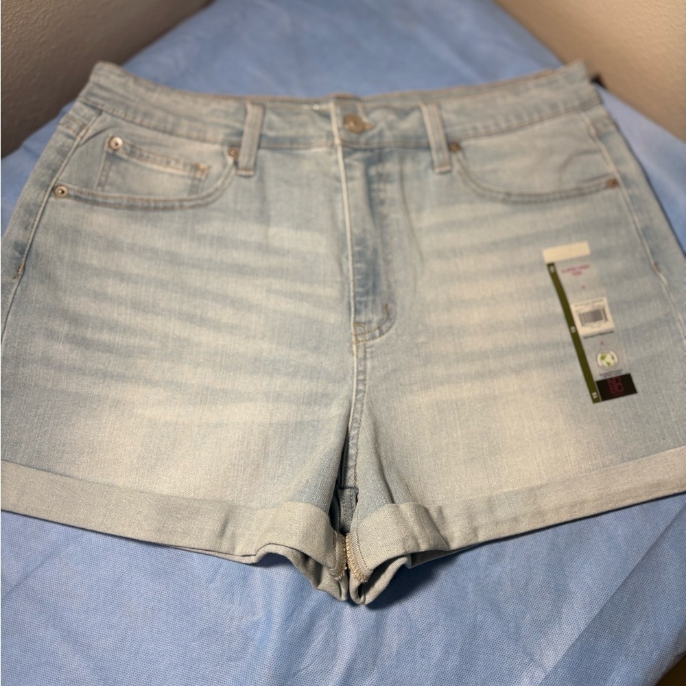 Blue Jean Shorts Light Wash Cuffed Hem super high rise mom - Picture 10 of 15